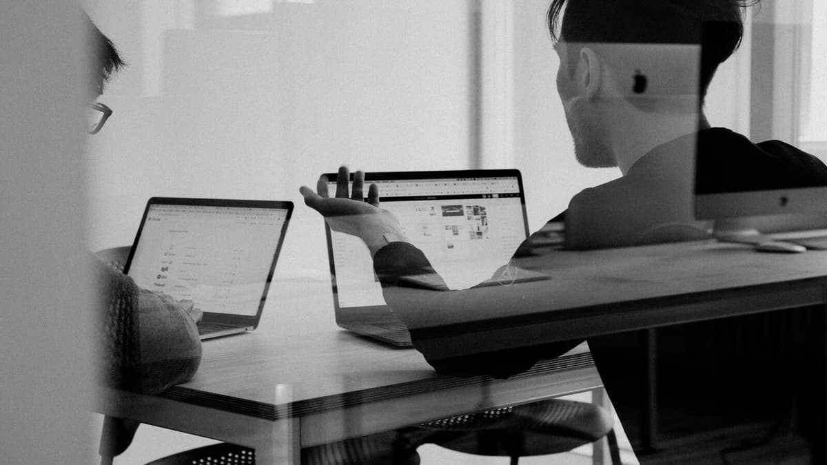 De Jevons Paradox: Waarom AI Méér Developers Creëert, Niet Minder