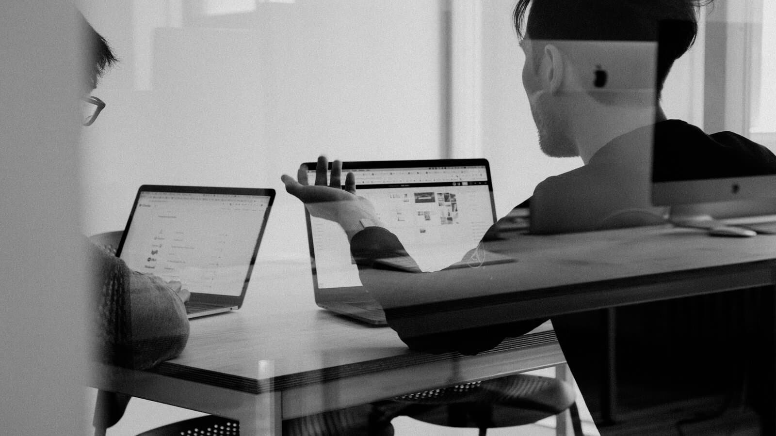 De Jevons Paradox: Waarom AI Méér Developers Creëert, Niet Minder